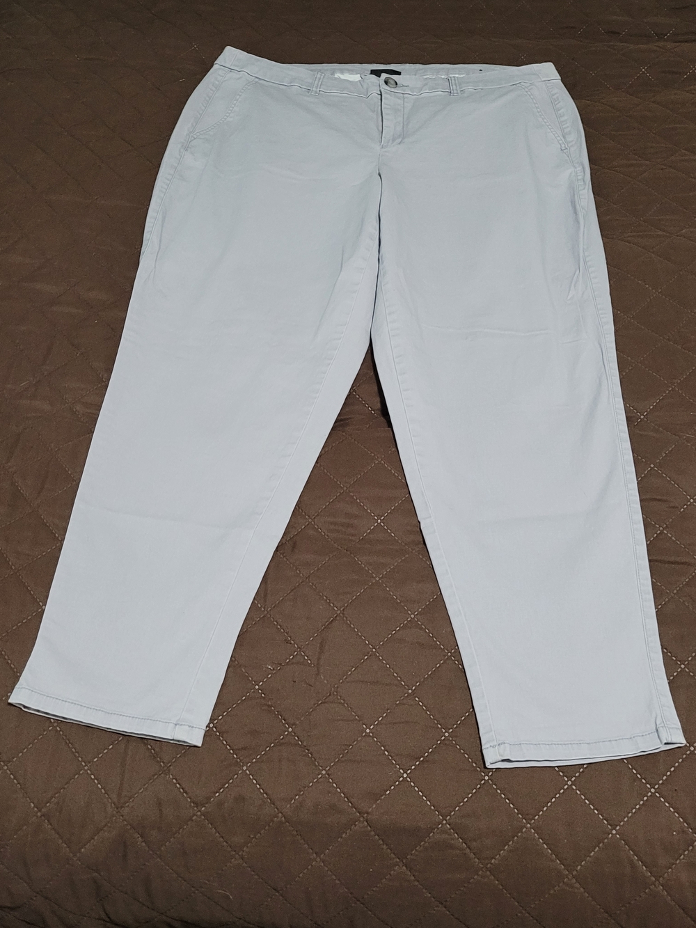 Lane Bryant Light Gray Cropped Chino Pants / Casual Trousers - Plus Size 18